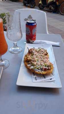 El Rinconcito Café Bistró