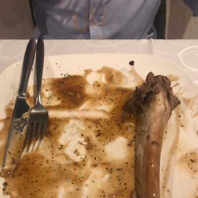 Laurel's Restaurant & Bar