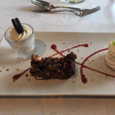 Laurel's Restaurant & Bar