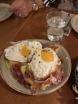 El Lloc Entrepans I Cassoletes