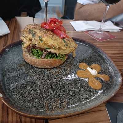 Omelet Meeting Point