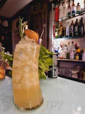 Velvet Cocktails & Gins