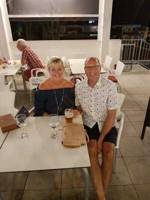 Vista Lounge Cafe Bar