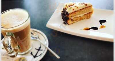 Vista Lounge Cafe Bar