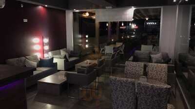 Vista Lounge Cafe Bar