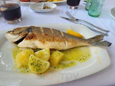 Tamariu Restaurant And Bar