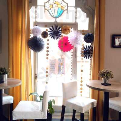 Sis Vuit - Lunch & Chill Out