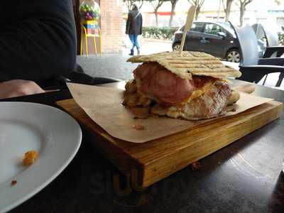 Restobar Pizzeria Tanguito