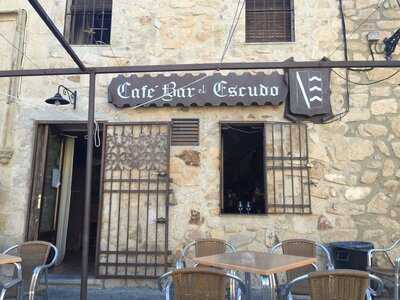 Cafe Bar El Escudo