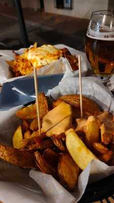 S'olivera Tapas-surf-bar