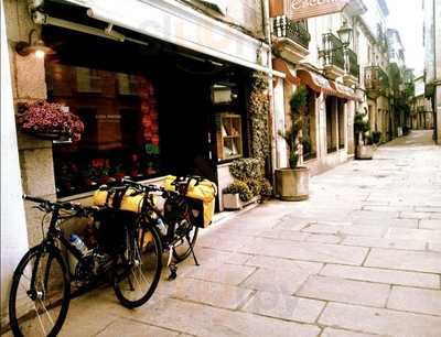 A Casa Dos Martinez / Cocina Galega De Marcado