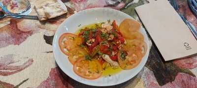 Restaurant Club Social Tee