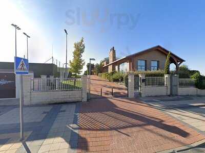 Restaurant Club Social Tee