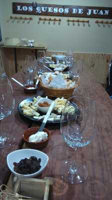 Los Quesos De Juan Cheese Shop