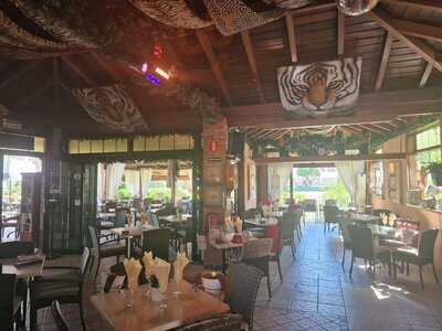 Tipsy Terrace Bar & Bistro