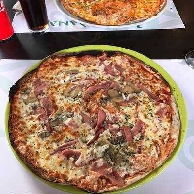 La Sardana Bar Pizzeria