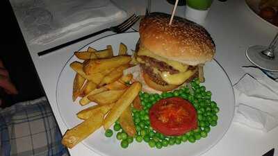 Charlotte's Bar & Restaurant