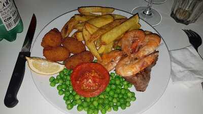 Charlotte's Bar & Restaurant