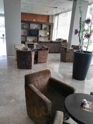 Xon's Valencia Restaurant