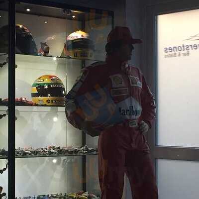 Silverstones Bar And Bistro