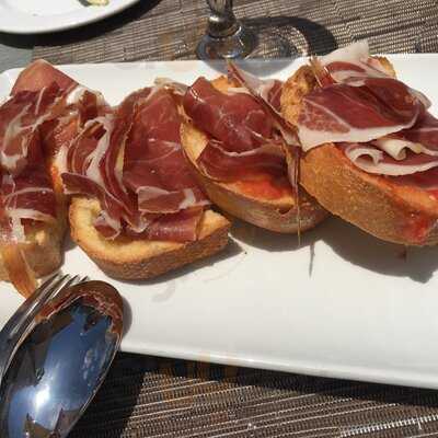 Pili Pili - Lopesan Baobab