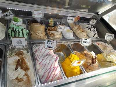 Ferretti Gelato E Caffé