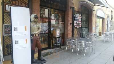 The Boss American Bar