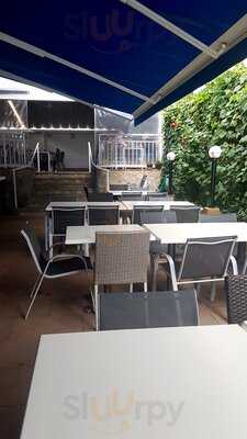 Voramar Restaurant - Photo 8