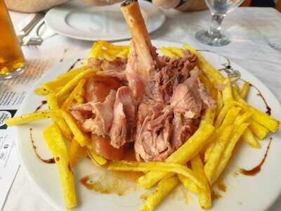 Abuela María Cuatro Esquinas Bar