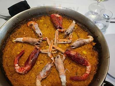 Restaurante Com En Casa Silla