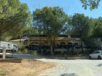 Chiringuito Valdearenas De Gracia Y Paco