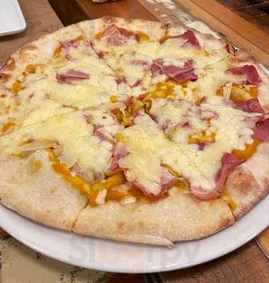 La Cosa Nostra Pizzeria