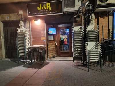 J&d Custom Bar