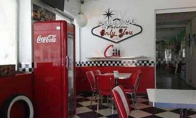 Only You Café-bar 50's Diner