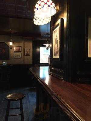 Hanigan's Irish Tavern