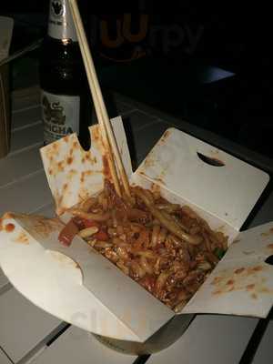 Noodle And Sushi Bar