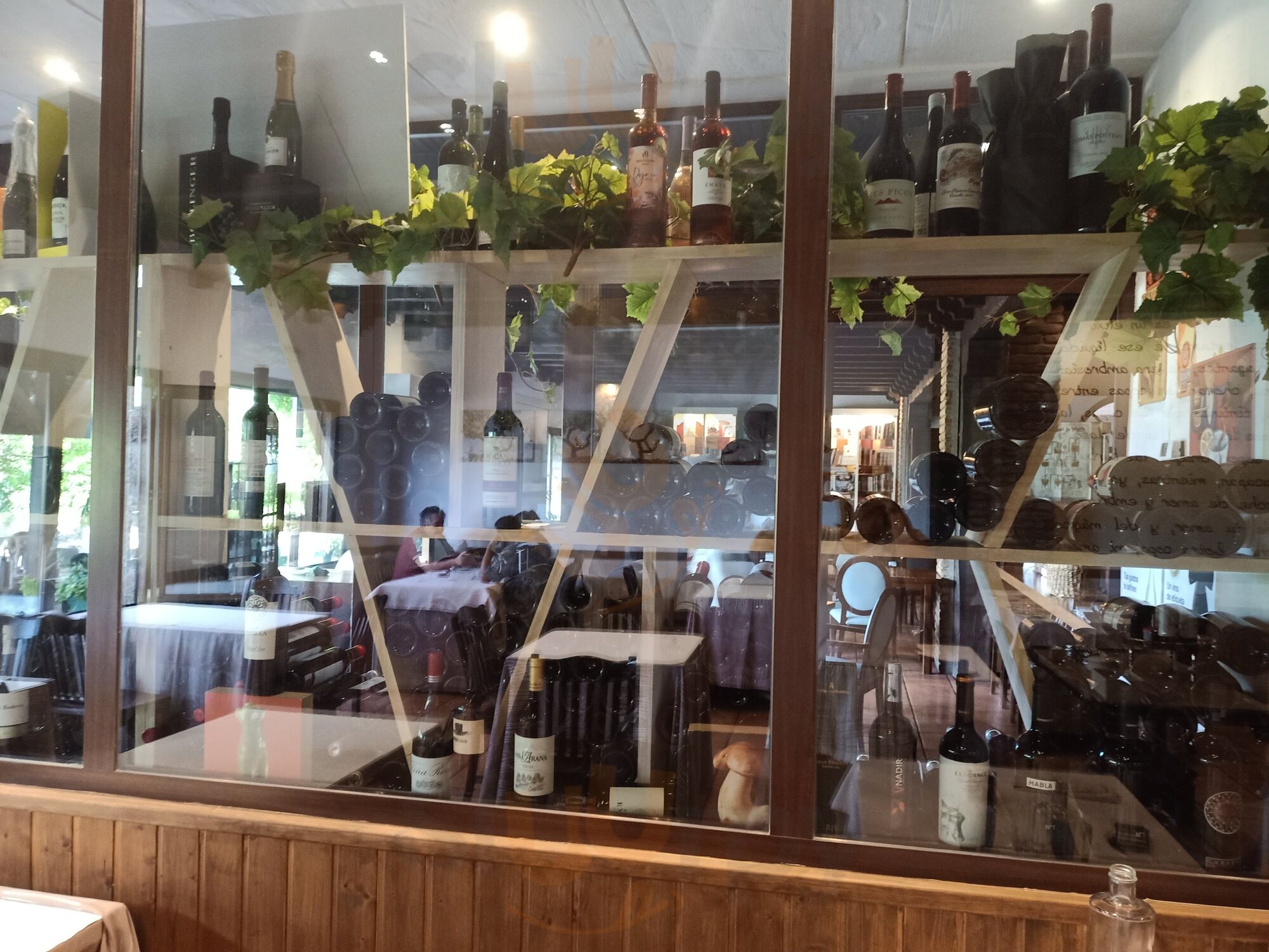 Villa Xarahiz Restaurant