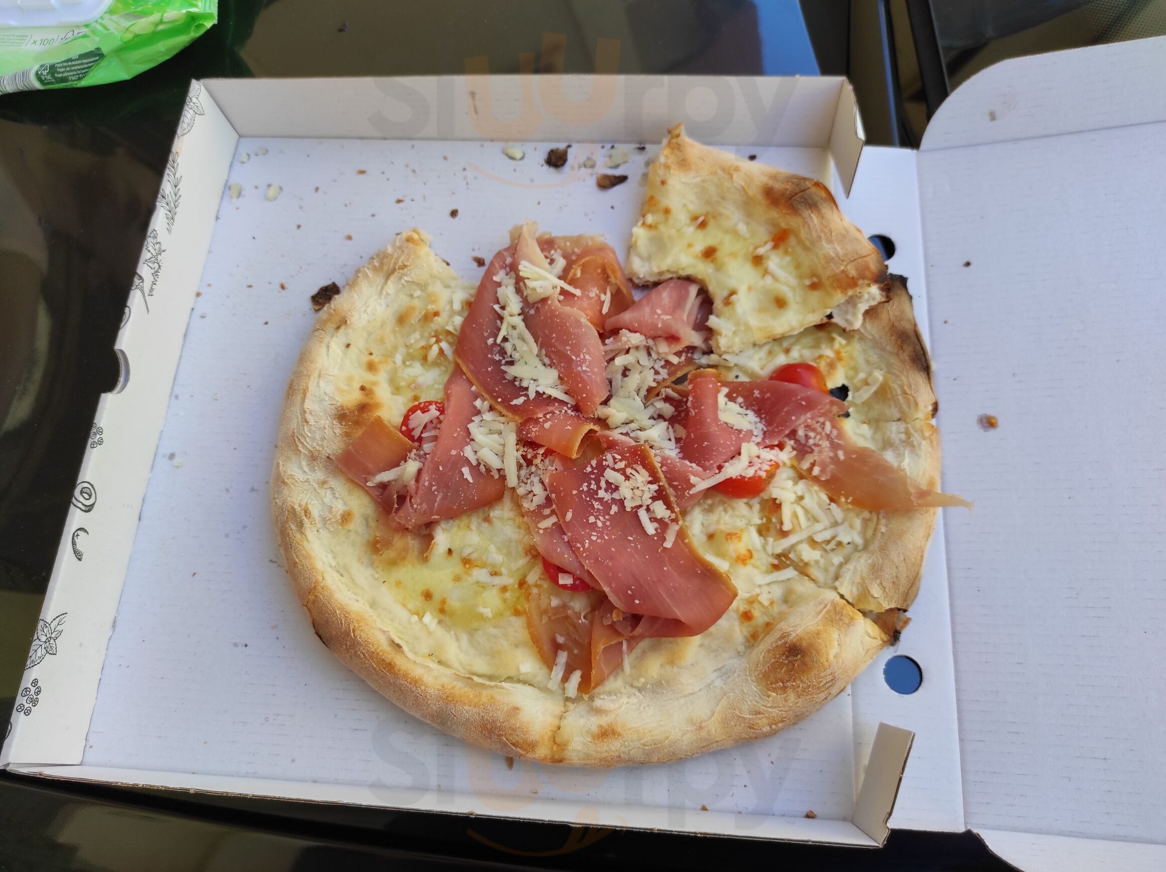 La Trattoria Pizzeria-restaurante