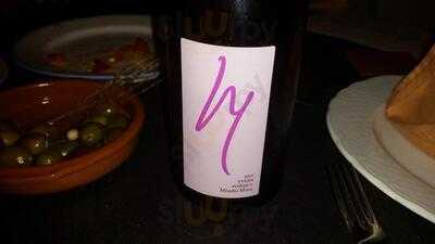 Los Almendros, Restaurante Asador