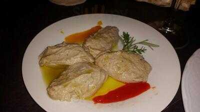 Los Almendros, Restaurante Asador