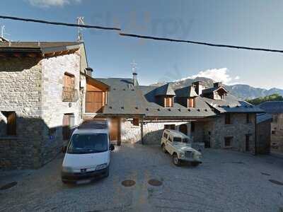 Casa Pelentos Restaurant