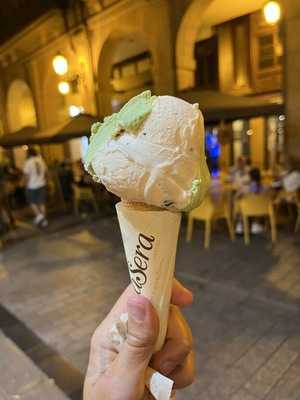 Heladería Dellasera