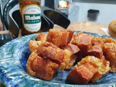 Bar-marisquería Tres Hermanos