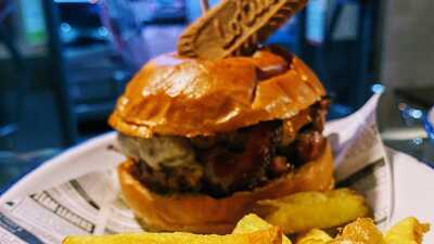 Las Lanzas Burger Bar