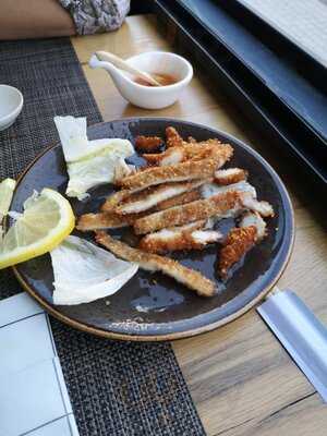 Xinito Oriental & Sushi Restaurant