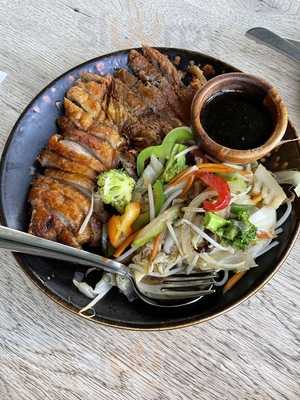 Xinito Oriental & Sushi Restaurant