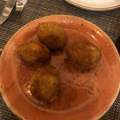 Guardaviñas Wine Bistró