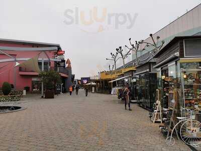 El Kiosko Heron City