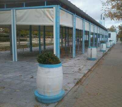 Cones & Drinks.low Cost Bar