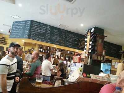 Taberna Tres Hermanos